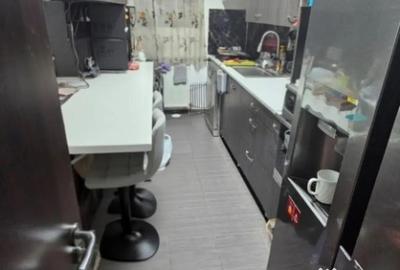 Apartament cu 2 camere decomandat în Titan