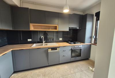 3 camere  decomandat, renovat 2025, loc parcare subteran inclus,parter inalt