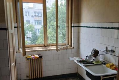 Apartament 3 camere Str. Constantin Brezeanu pre? 63000!! - 2