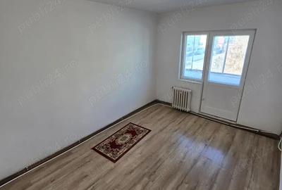 Apartament cu 3 camere semidecomandat în Micro 16 - 16