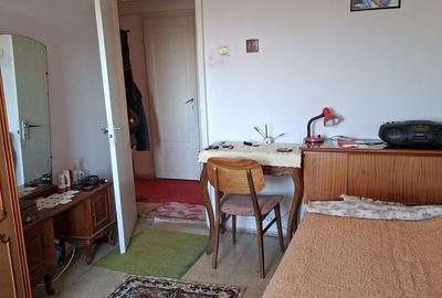 Apartament cu 4 camere decomandat în Rovine - 14