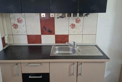 Inchiriez garsoniera - 2