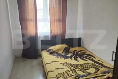 Apartament de vanzare, cu 2 camere, 33 mp, zona Piata 1 Mai - 13