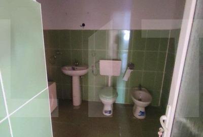 Spațiu comercial, de 83 mp, în Central - 4