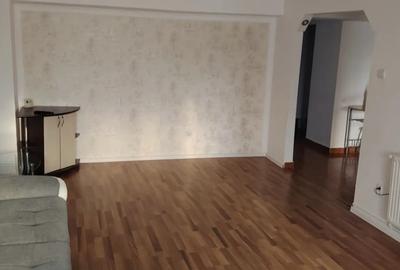 Apartament 4 camere Micro 5 - 1