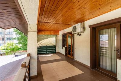 Casă cu 6 camere cu Teren 490 Mp în Eroii Revoluției - 12