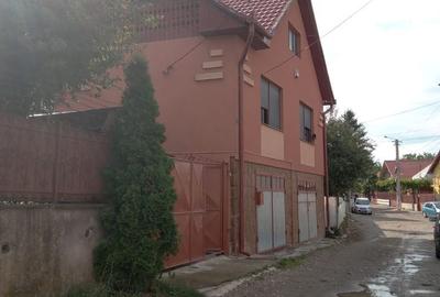 Casă cu 5 camere cu Teren 180 Mp în Central - 4