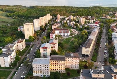 Apartament cu 3 camere decomandat în Central - 1