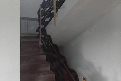 Casă cu 3 camere cu Teren 2100 Mp în Central - 1