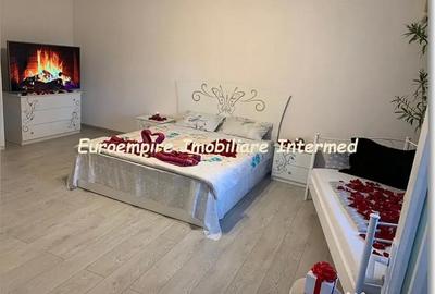Casă cu 5 camere cu Teren 400 Mp în Agigea - 2