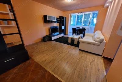 Ofer spre inchiriere apartament cu 3 camere - 1