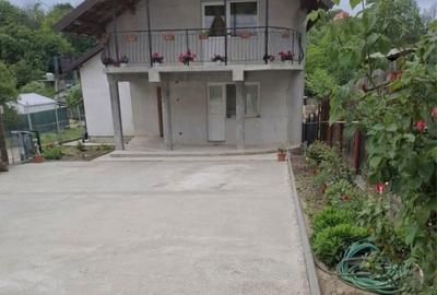 Casă cu 4 camere în Războieni - 5