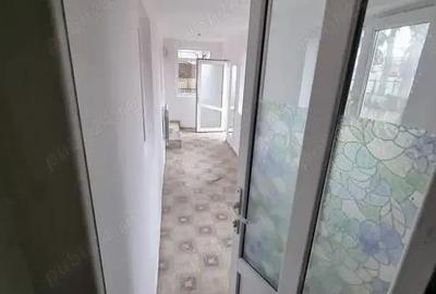 A 39 Proprietarul vinde in Buhu?i ,casa 3 camere la strada , - 8