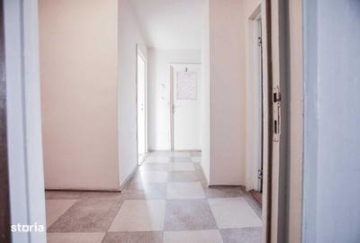 Apartament cu 3 camere decomandat în Central - 1