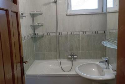 Apartament cu 3 camere decomandat în Central - 2