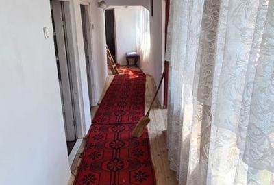 Casă cu 4 camere în Davidești - 1