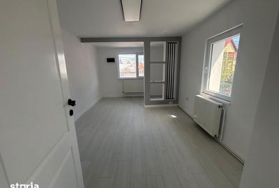 Casă cu Teren 180 Mp în Central - 1