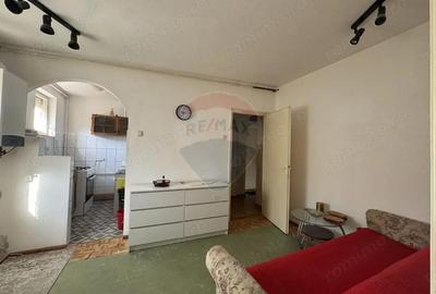 Apartament cu 3 camere semidecomandat în Mediaș - 7