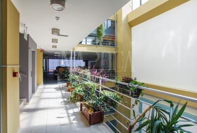 Spațiu comercial, de 1,650 mp, în Central - 3