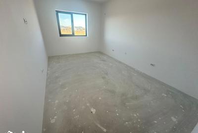 Casă cu 4 camere cu Canalizare în Central - 1