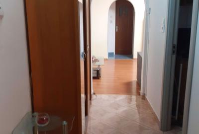 Apartament cu 3 camere semidecomandat în Central - 5