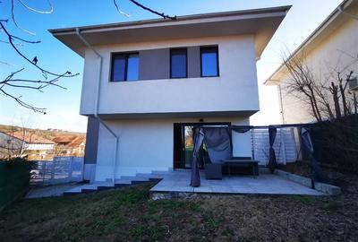 Casă cu 4 camere cu Teren 330 Mp în Bucium