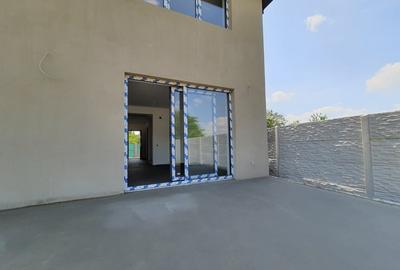 Casă cu 4 camere cu Canalizare în Central - 2