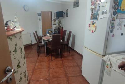 Casă individuală cu 6 camere cu Canalizare în Griviței - 12