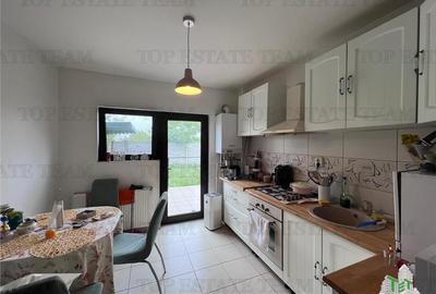 Casa cuplata.curte individuala generoasa, cu 3 camere,2 bai, P+1E+Pod, cu toate - 13