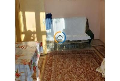 Apartament cu 3 camere semidecomandat în Craiovei