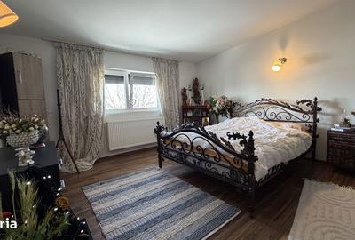 Casă cu 6 camere cu Teren 1000 Mp în Vărăști - 8