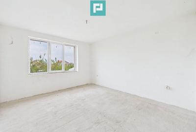 Casă cu 8 camere cu Teren 1198 Mp în Săcălaz