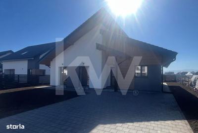 Casă cu 4 camere cu Canalizare în Șura Mică - 1