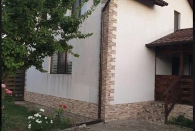 Casă cu 4 camere cu Teren 1200 Mp în Central - 2