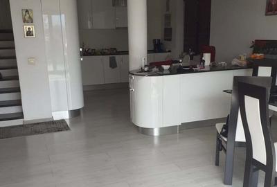 Casă cu 5 camere cu Teren 1500 Mp în Reghin - 1