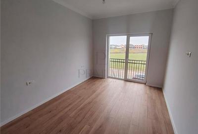 Duplex finalizat - 5 camere - zid dublu - dormitor la parter - 7