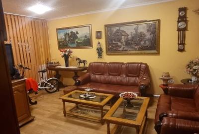 Apartament cu 3 camere decomandat în Central - 1