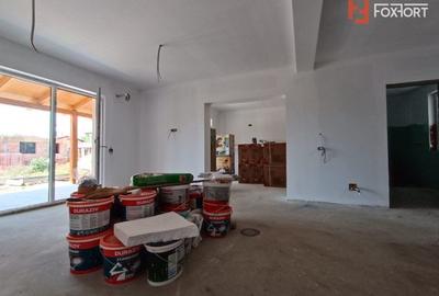 Casă cu 5 camere cu Canalizare în Chișoda - 3