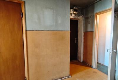 Titan, Piata 1 Decembrie 1918, str. Ciucea - 5