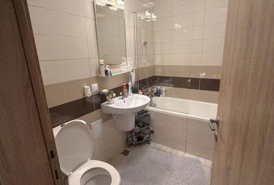 Apartament cu 2 camere decomandat, mobilat în Tractorul - 1