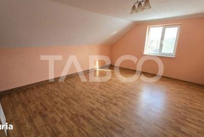 Casă cu 4 camere cu Teren 845 Mp în Roșia - 9