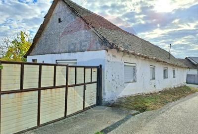 Casa veche cu teren 929 mp- oportunitate in Vladimirescu- comision 0% - 5