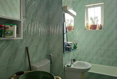 Apartament cu 4 camere decomandat în Progresul - 13