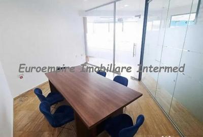 Spațiu comercial, de 90 mp, în Gara - 8