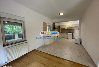 Casă cu 4 camere cu Canalizare în Central