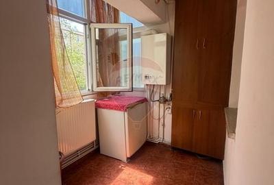 Apartament cu 2 camere decomandat, mobilat în Rovine - 9