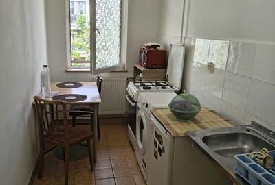 Garsonieră decomandată în Drumul Taberei