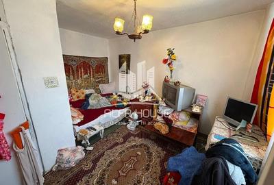 Apartament cu 3 camere semidecomandat în Govândari