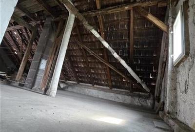 Imobil cu potential, constructie solida cu 2 apartamente,+demisol si garaj, Bras - 17