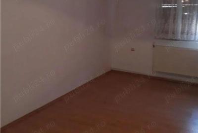 Casă cu 4 camere în Central - 2